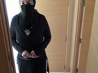 British Deprecate Fucks His Mature Egyptian Bit of San Quentin quail In Hijab