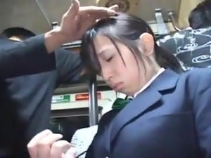 Jeunes japonaises soumises pelotees ощупью поезд 2