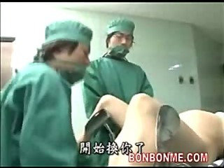 gravid MILF Creampie baisée par un médecin sur trustees d'opération